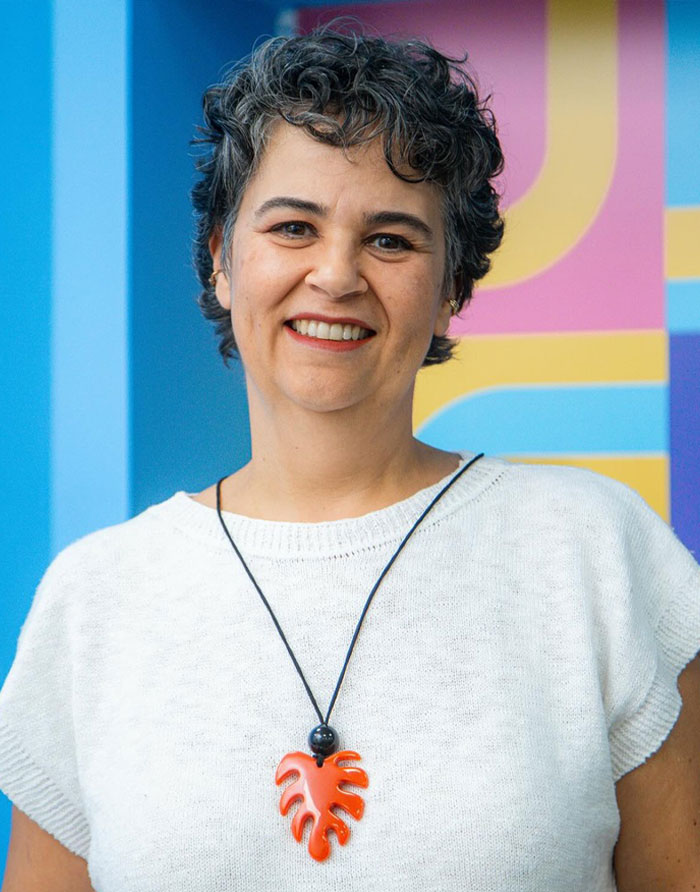 ,Julia Nogueira